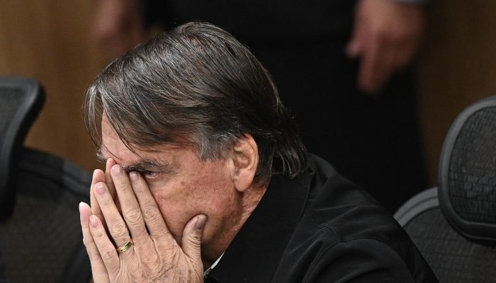 Ex-presidente Jair Bolsonaro se recupera após passar por cirurgia de hérnia nesta quinta-feira ...