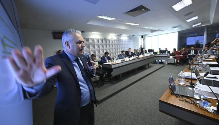 Relator da CPMI " INSS, deputado Alfredo Gaspar (União-AL), aponta indícios de fluxo político-...