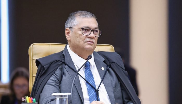 Ministro ainda lamentou não poder, por vedação do cargo, se defender do que classificou como "...