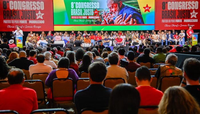 Lideranças do PT se reúnem em Brasília durante o 8º Congresso Nacional. (Foto: Rede PT de Com...