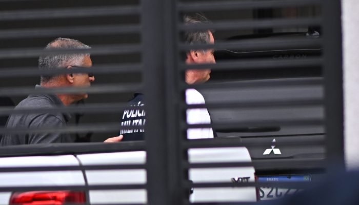Queixa de dores do ex-presidente foi revelada por líder da equipe médica após alta.