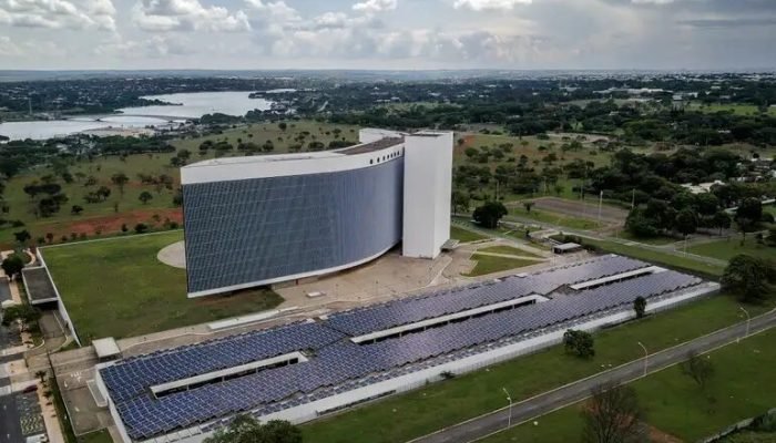 PL pede ao TSE a remoção de anúncios impulsionados por uma suposta rede de perfis falsos e a i...