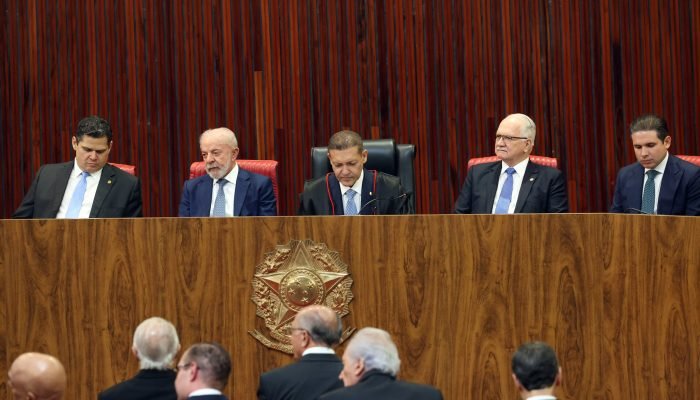 Alcolumbre, Lula, Nunes Marques, Fachin e Motta no TSE. (Foto: Valter Campanato/Agência Brasil)