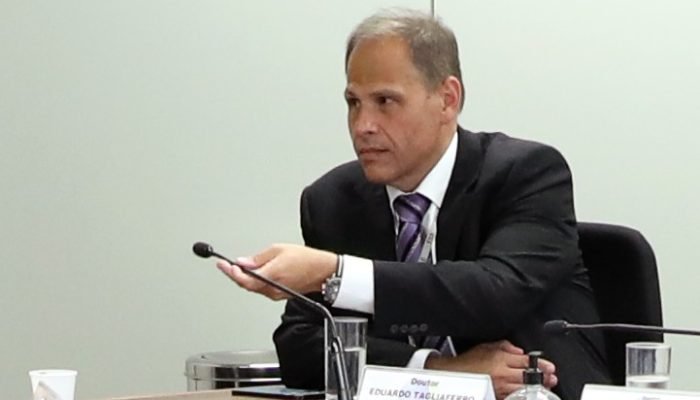 Advogados anunciam "resistência ética" diante de citação por edital e acusam Moraes de abuso ...