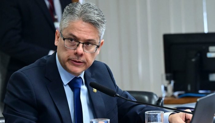 Alessandro Vieira propôs instalação de uma CPI no Senado para investigar as relações dos min...