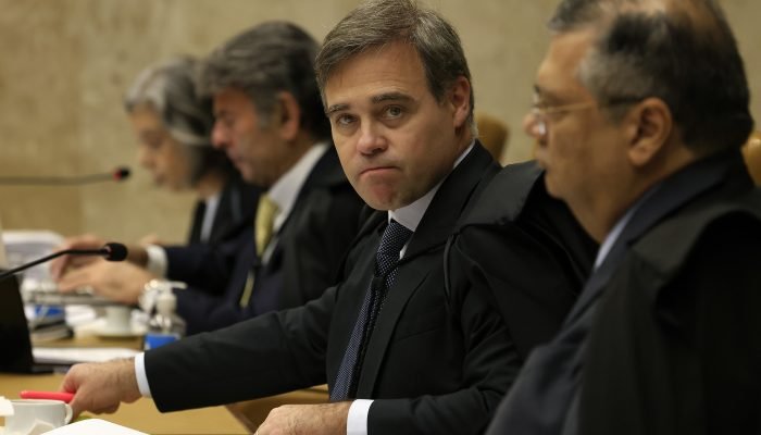 Ministro André Mendonça, do STF, foi sorteado para relatar caso Master após saída de Dias Tof...
