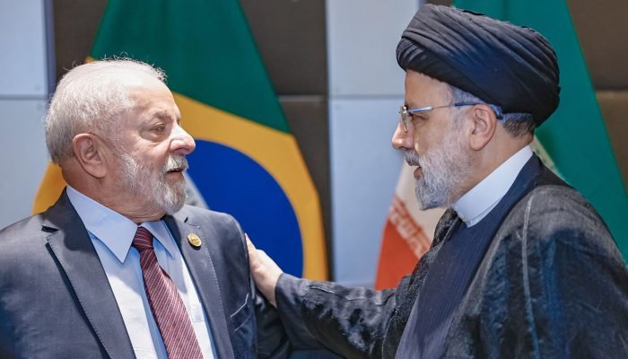 Presidente do Brasil, Luiz Inácio Lula da Silva, em encontro com o ex-mandatário do Irã, Ebrah...