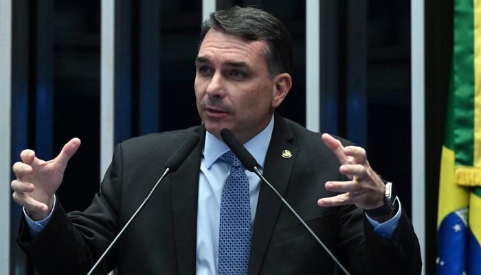 Senador está participando de eventos da pré-campanha às eleições deste ano, que pretende con...