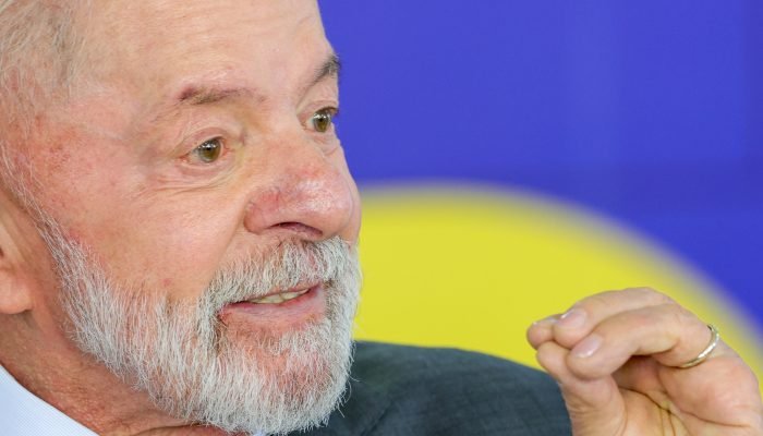 Após especulação, Lula reafirma candidatura por “compromisso cristão”