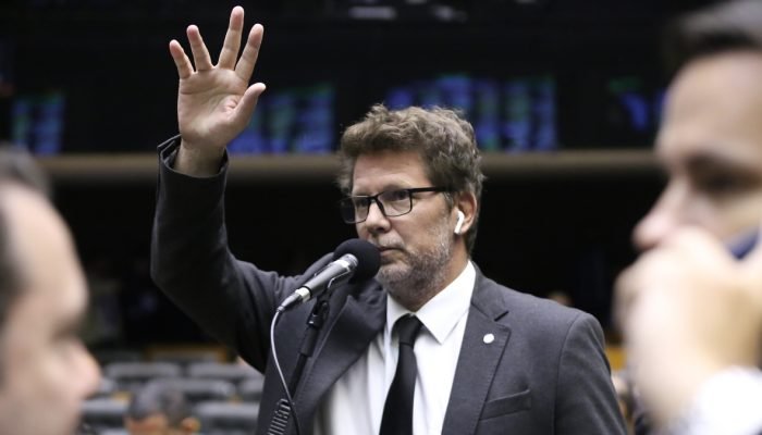 Deputado solicitou viagem como "missão oficial" ao Bahrein e aos Estados Unidos, com afastamento...
