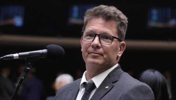 Deputado Mario Frias, produtor-executivo do longa, que nega irregularidades relacionadas ao finan...