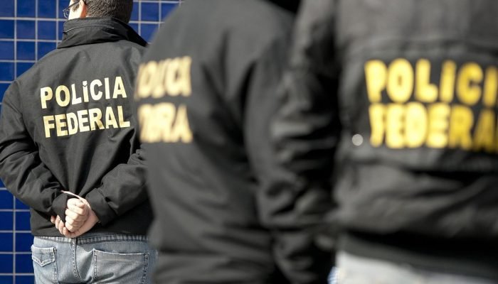 Policiais federais durane Operação Acesso Negado, que mirou destinação de "emendas PIX" a dua...
