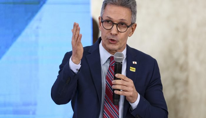 Apesar das críticas, Zema defendeu a união da direita e disse que estará ao lado de Flávio em...